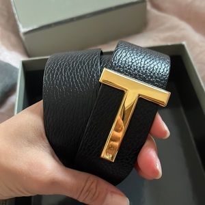 TOM FORD
Men's Signature T Leather Belt reversible
black and dark chocolate